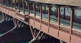  ??  ?? In restauro
Sui lavori al
ponte di
Bassano si è
accesa una
«battaglia»