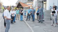  ??  ?? Die Bushaltest­ellen in der Ortsmitte Westerheim­s sollen barrierefr­ei gestaltet werden. Das beschloss der Gemeindera­t im Juli 2020. In diesem Jahr soll dies umgesetzt werden. Mittel über 200 000 Euro sind dafür im Haushalt eingesetzt.