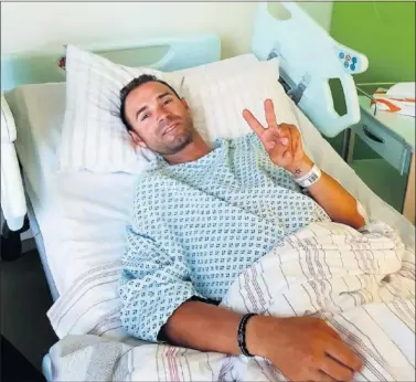  ??  ?? ANIMADO. Alejandro Valverde, tras la operación. Incluso, envió un vídeo de apoyo a su equipo.