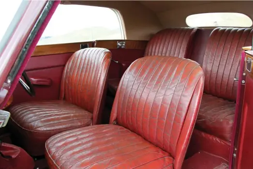 ??  ?? The interior trim is the original and is in amazing condition for a car more than 60 years old
