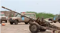  ?? AFP ?? A 130mm artillery left behind by Houthi militants in Yemen’s Hodeida province near the Zabi. —