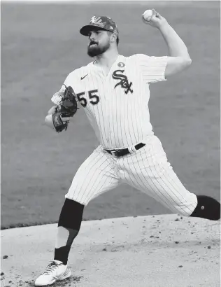  ?? CHRIS SWEDA/CHICAGO TRIBUNE ?? The White Sox’s Carlos Rodon delivers to the Kansas City Royals in Chicago.