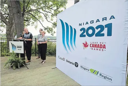  ?? BOB TYMCZYSZYN TORSTAR ?? Doug Hamilton, board chair ofthe Niagara Host Society introduces Provincial Minister of Tourism, Culture and Sport, Lisa MacLeod who announced $29 million in funding towards Niagara hosting the Canada Games in 2021.