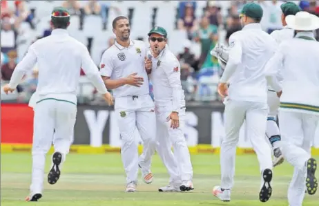  ?? BCCI ?? South Africa’s Vernon Philander celebrates the wicket of Murali Vijay at Newlands on Monday. Even with a day lost to rain, the Test ended in four days.