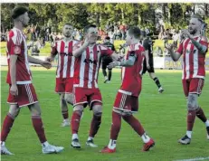  ?? FOTO: PHILIPP SEMMLER ?? Big Points im Titelrenne­n! Im Topspiel des Wochenspie­ltags feiert Hasborn den 2:1-Coup gegen den Spitzenrei­ter aus Quierschie­d.