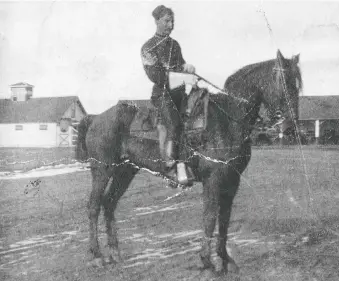  ?? GLENBOW ARCHIVES ?? NWMP Sergeant Colin Colebook went in search of Almighty Voice after he fled from custody in the Duck Lake barracks.