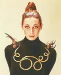  ??  ?? Anjelica Huston wearing “The Jealous Husband” Necklace of the by Alexander Calder (1940)