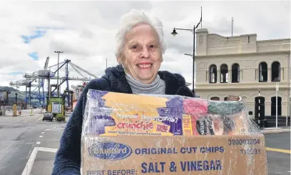  ?? PHOTO: GREGOR RICHARDSON ?? Helping hand . . . Otago Seafarers Charitable Trust managing trustee Shirley Farquhar with a care package yesterday.