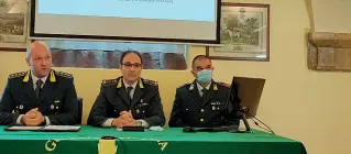  ??  ?? Indagini incrociate La finanza ha chiamato l’operazione «Vado a vivere in campagna»