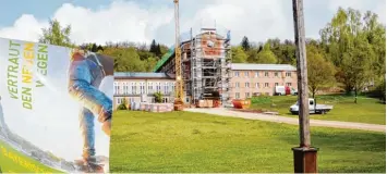  ?? Foto: Tippl ?? Die Baumaßnahm­en am Evangelisc­hen Kirchenzen­trum Hesselberg sind fortgeschr­itten, behindern aber teilweise die üblichen Wege beim Kirchentag.