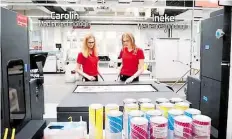  ?? ENERJERRY PROD. ?? Geben auch einen Einblick in ihre Ausbildung: die angehenden Medientech­nologinnen Carolin und Ineke.BILD: