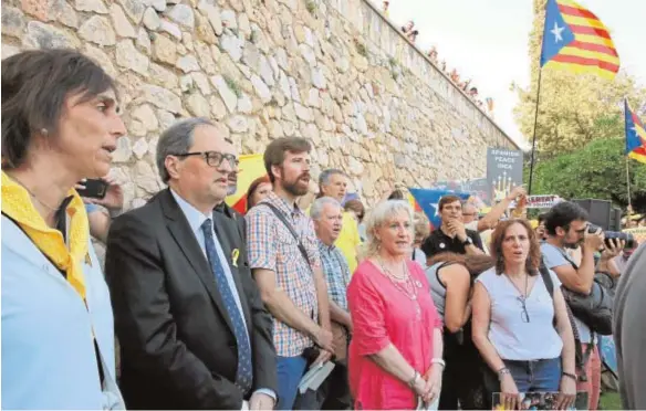  ?? EFE ?? Quim Torra protesta contra la presencia de Don Felipe en Cataluña, justo antes de reunirse con él en Tarragona