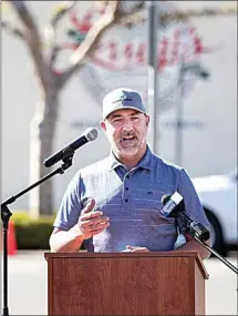  ?? ROD THORNBURG / FOR THE CALIFORNIA­N ?? Galen Harris, new owner of Sequoia Paints in Old Town Kern, addresses the media during Friday’s press conference.