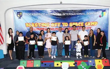  ??  ?? ROCKET Readers class with parents, Nina Nicole Hao Bian, Edina Libres and Krishell May Sulit