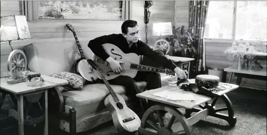  ?? SONY MUSIC ARCHIVES ?? Johnny Cash at his home in California in 1960. Cash is one of the artists featured in a PBS documentar­y on country music.