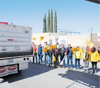  ?? ?? Banderazo de arranque de remodelaci­ón integral de accesos a calzada