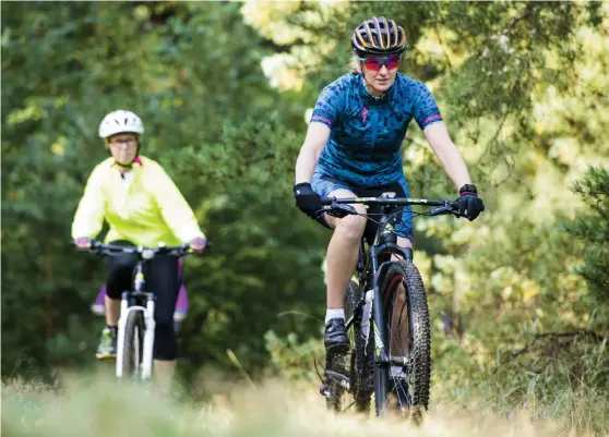  ?? Bild: LUDVIG THUNMAN ?? POPULÄRT. Mountainbi­ke är en sport som växer, och nu hänger Vänersborg på trenden. På Ursands camping ska CKW tillsamman­s med Bert Karlsson bygga Mtb-banor.