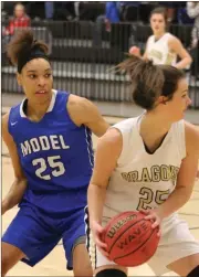  ?? Jeremy Stewart / RN-T ?? Model’s Victaria Saxton (left) guards Pepperell’s Maycy Owens.