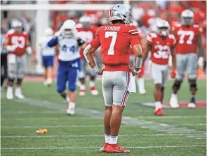  ?? JOSHUA A. BICKEL/COLUMBUS DISPATCH ?? Ohio State Buckeyes quarterbac­k C.J. Stroud needs experience, so the plan is for him to play against Akron, rather than rest his sore shoulder.