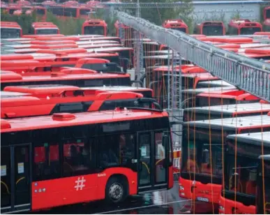  ?? Foto: Heiko Junge, NTB ?? U Det kommunalt eide selskapet Unibuss kjører 60 prosent av bussene i Oslo.