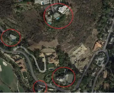  ??  ?? Elon Musk’s Bel Air properties (circled above) and (top right) one of his homes
