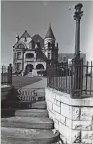  ?? JOURNAL SENTINEL FILES ?? The Knights of Columbus building at 1492 W. Wisconsin Ave. was meant to be the home of Elizabeth Plankinton when it was built in 1886.