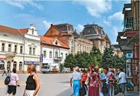  ??  ?? Ukraińskie Berehowo – nieformaln­a stolica lokalnych Węgrów.
