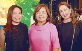  ??  ?? ANC news production head Nadia Trinidad, ABS-CBN News head Ging Reyes and ANC COO Cilette Liboro-Co