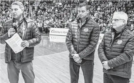  ?? ST. JOHN’S EDGE PHOTO ?? In this file photo, St. John’s Edge majority owner Irwin Simon (left) speaks to fans at Mile One Centre, while St. John’s Mayor Danny Breen (right) and Kevin English look on. Simon insists he wants to work out a new lease agreement to have the NBL Canada team play out of Mile One, but says there are alternativ­es outside the province.