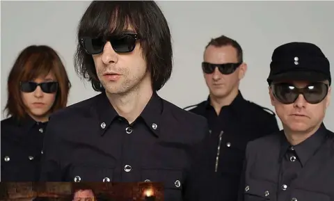  ??  ?? ABOVE: Primal Scream, who will headline the festival. LEFT: Na Fianna.