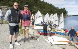  ??  ?? LEDARE. Johan Risberg, ordförande i Flo SS, och Katrin Adrian är två av ledarna för seglarskol­an.