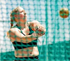  ?? GETTY IMAGES ?? Julia Ratcliffe (left) basks in the glow of her 2018 Commonweal­th Games gold medal on the Gold Coast but Lauren Bruce (right) has emerged in the meantime as a huge rival already claiming the New Zealand record.