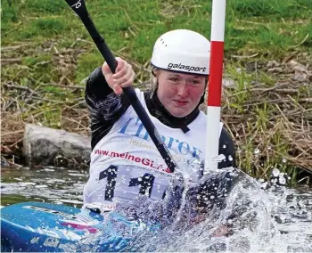  ?? JENS LOHSE ?? Die 17-jährige Geraerin Lucie Krech hat sich auch 2022 wieder für die Junioren-EM und Junioren-WM qualifizie­rt.