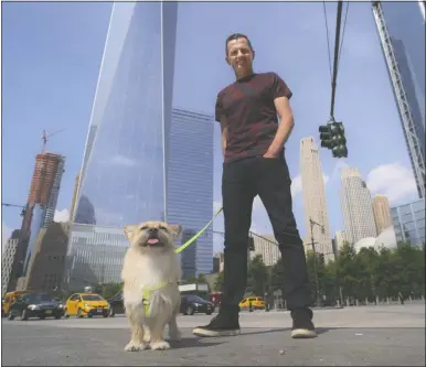  ?? [PATRICK SISON/ASSOCIATED PRESS] ?? Dion Leonard and his dog, Gobi, during a recent visit to New York City