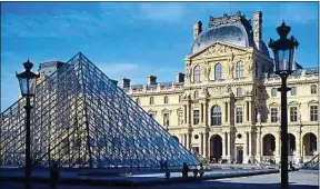  ??  ?? En 2019, la pyramide de l’architecte Ieoh Ming Pei va fêter ses 30 ans.