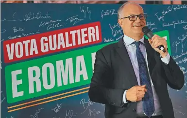  ?? CEDOC PERFIL Y AFP ?? ROBERTO GUALTIERI. El alcalde electo de Roma es un historiado­r y poítico del Partido Democrátic­o.
