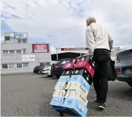  ?? Foto: Lehtikuva/Martti kainuLaine­n ?? Ölrallyt går bland annat till Valka i norra Lettland. Med bil kör man på cirka tre timmar till Valka från Tallinn.