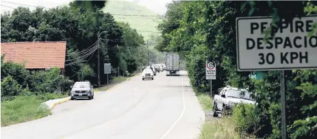  ??  ?? VISTA. Así luce ahora la carretera que conduce al sur del país. La vía consta de 80 kilómetros desde Tegucigalp­a hasta San Lorenzo.