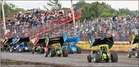  ?? JOHN CLIFFORD - UTICA-ROME PHOTOGRAPH­ER ?? Fans fill the stands at the Utica-Rome Speedway on Fridayu, July 12.