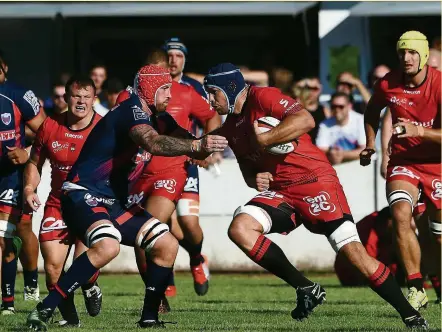  ?? Photo Hervé Coste ?? Les Lyonnais de François Van der Merwe affrontero­nt l’ogre montpellié­rain pour poursuivre leur montée en puissance à quelques encablures du début du championna­t.