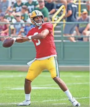  ?? JIM MATTHEWS / USA TODAY NETWORK-WISCONSIN ?? DeShone Kizer completed 23 of 37 passes for 263 yards and a touchdown in three exhibition games.