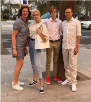  ?? FOTO: HARRIET STRANDVIK ?? Harriet, Emilia, Daniel och Thomas Strandvik sitter i coronakara­ntän på hotellet H10 Costa Adeje Palace.