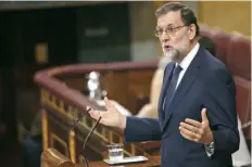  ??  ?? El presidente del gobierno español, Mariano Rajoy, en el primero de dos días de debates de una moción de censura promovida en su contra.