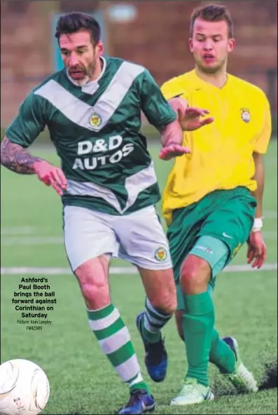  ?? Picture: Alan Langley
FM423419 ?? Ashford’s Paul Booth brings the ball forward against Corinthian on
Saturday