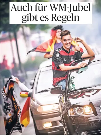  ?? RP-ARCHIVFOTO: STUDNAR ?? Auch im Gelderland haben sich immer wieder spontan Fans nach deutschen Siegen zu einem Autokorso zusammenge­funden. Eigentlich gilt auch da die Anschnallp­flicht.