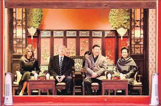  ?? JIM WATSON / AFP ?? El matrimonio Trump y el matrimonio Xi, ayer durante su visita a la Ciudad Prohibida en Pekín