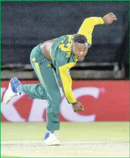  ?? ?? A fired-up Andile Phehlukway­o during his match-turning performanc­e with the ball for South Africa in their T20 Internatio­nal win over Bangladesh in Bloemfonte­in on Thursday night.