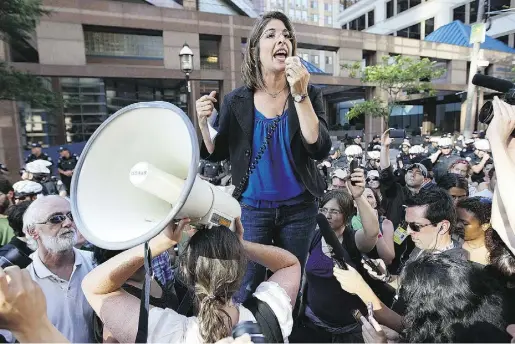  ?? Peter J. Thompson / National
Post ?? Naomi Klein speaks at a rally in Toronto in 2010.