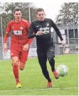  ?? FOTO: BBV ?? Florian Girnth (schwarzes Trikot) stürmt nur noch bis zum Sommer für den VfL Rhede.