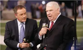  ?? Photograph: Drew Hallowell/Getty Images ?? John Madden, right, broadcasts a 2007 game between the Philadelph­ia Eagles and the New York Giants alongside Al Michaels.